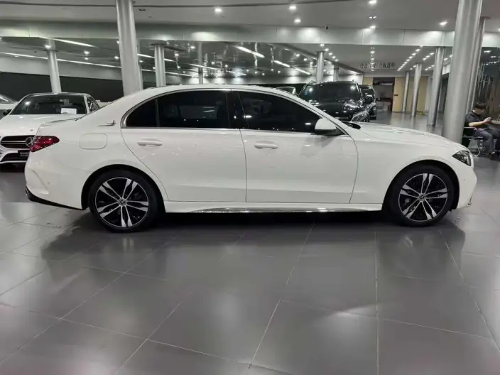 Mercedes-Benz C-Class PHEV 2024 Model C 350 eL – фото 8