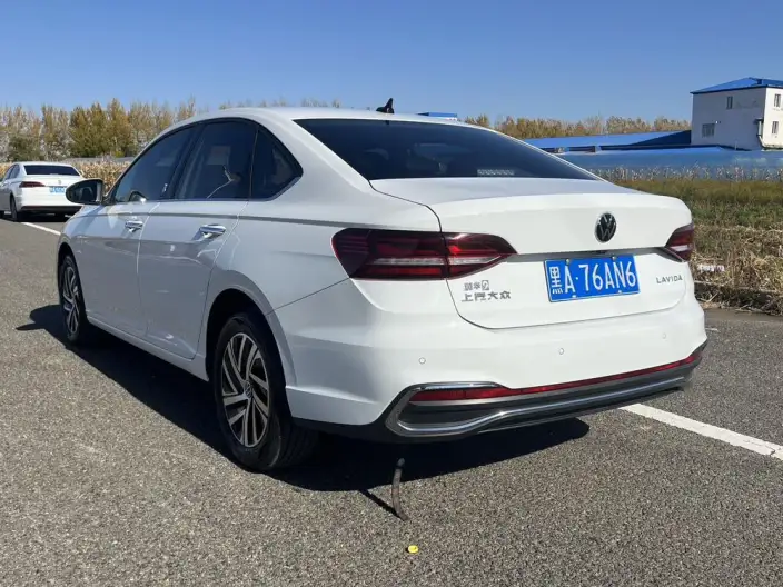 Volkswagen Lavida 2023 Model Facelift 1.5L Automatic Five million editions – фото 5