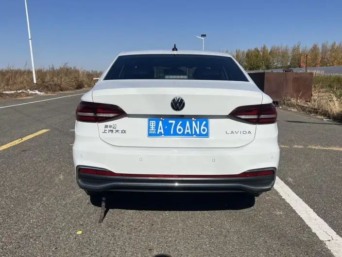 Volkswagen Lavida 2023 Model Facelift 1.5L Automatic Five million editions – фото 6