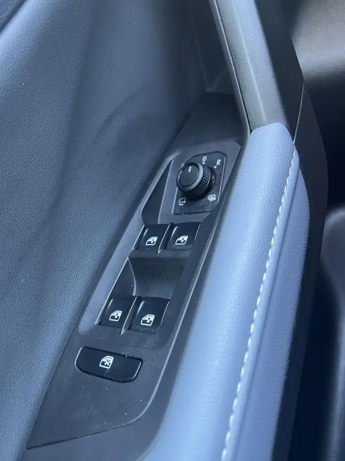 Volkswagen Lavida 2023 Model Facelift 1.5L Automatic Five million editions – фото 9