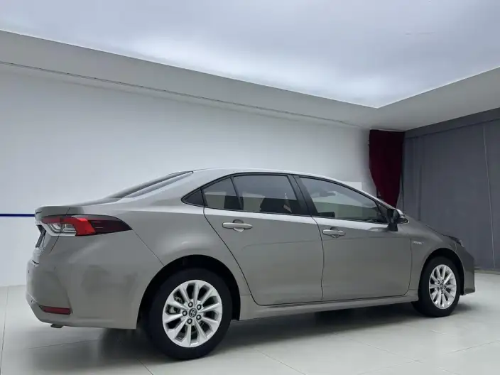 Toyota Corolla 2021 Model Hybrid 1.8L E-CVT Elite Edition – фото 6