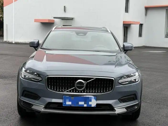 Volvo V90 2023 Model Cross Country B5 AWD Zhiyuan Edition