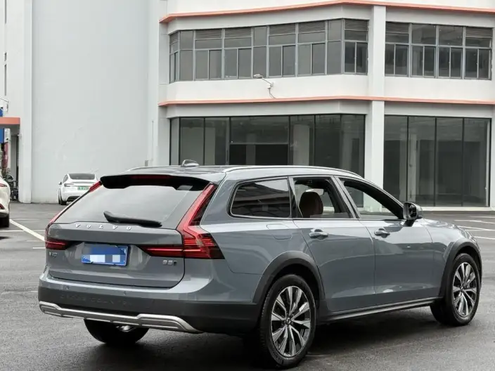Volvo V90 2023 Model Cross Country B5 AWD Zhiyuan Edition – фото 5