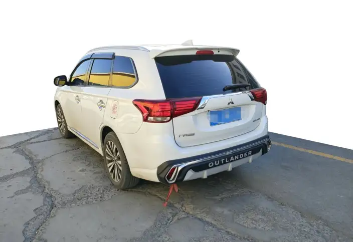 Mitsubishi Outlander 2021 Model Facelift 2.0L 2WD Smooth Ride Edition 5 seat