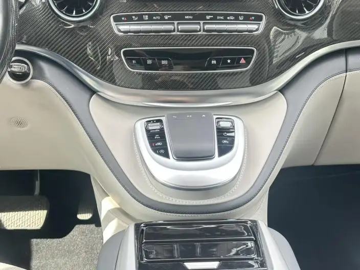 Mercedes-Benz V-Class 2022 Model V 260 Pilot Edition – фото 8