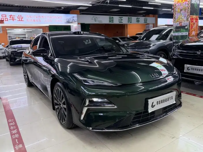 Geely Galaxy E8 PHEV 2025 Model 130km EM-P Galaxy Edition