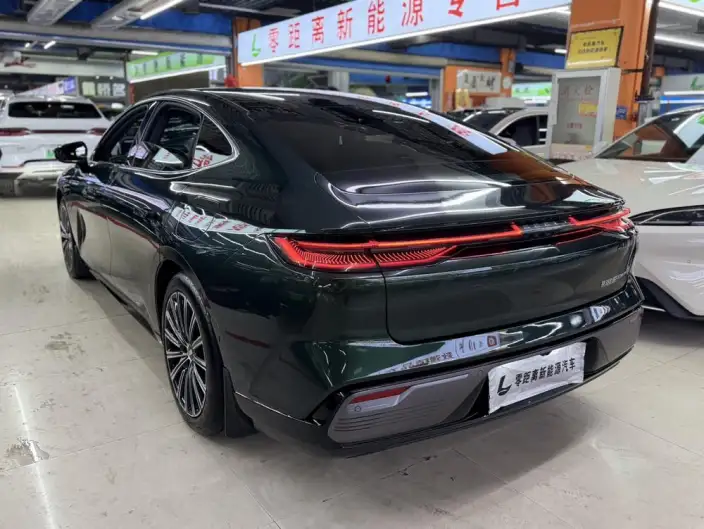 Geely Galaxy E8 PHEV 2025 Model 130km EM-P Galaxy Edition