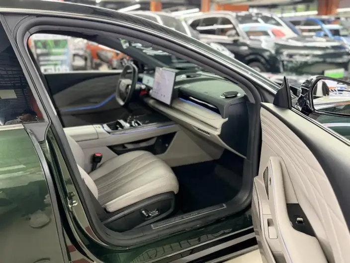 Geely Galaxy E8 PHEV 2025 Model 130km EM-P Galaxy Edition – фото 10
