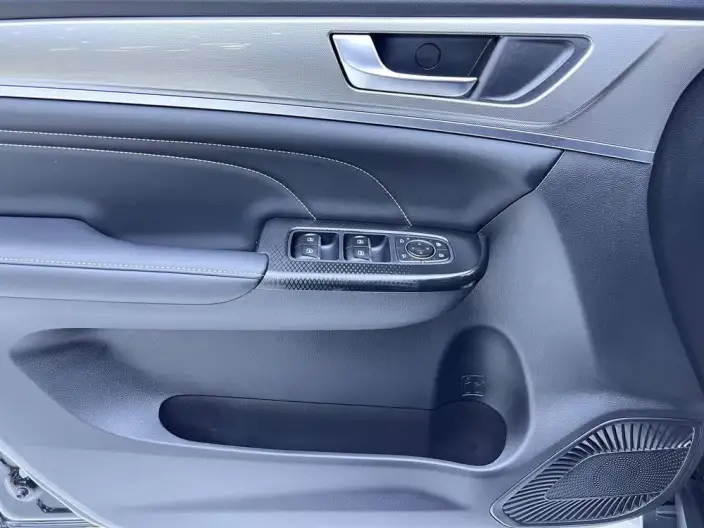Haval M6 2023 Model PLUS 1.5T DCT Luxury Smart Connect Model – фото 8