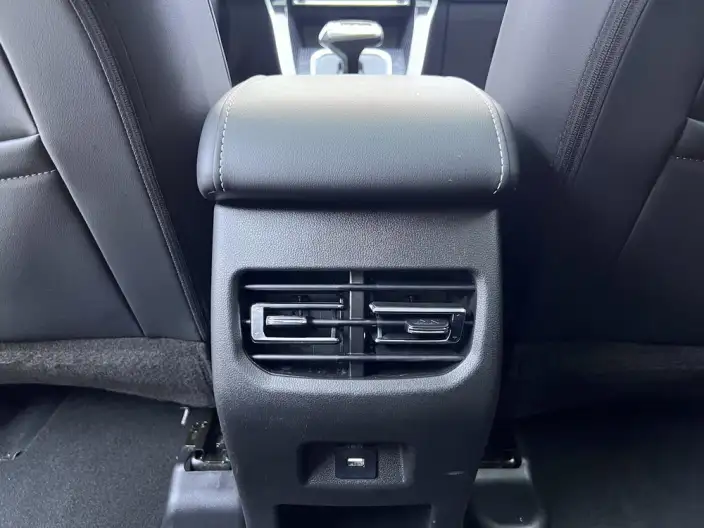 Haval M6 2023 Model PLUS 1.5T DCT Luxury Smart Connect Model – фото 9