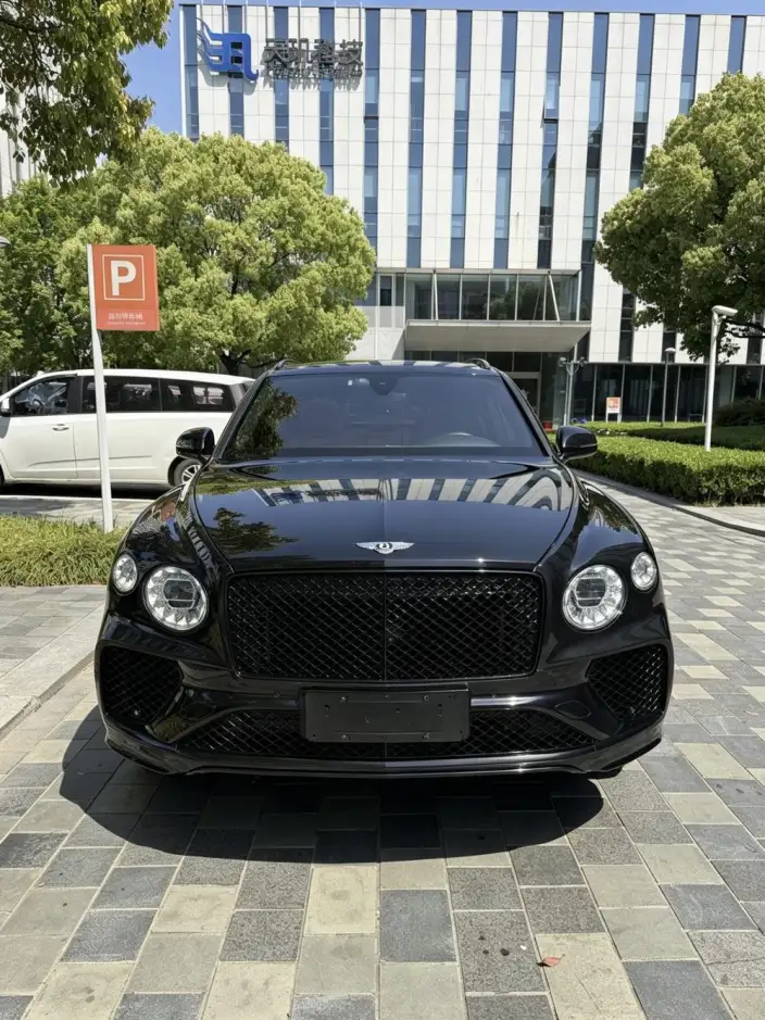 Bentayga 2024 Model 4.0T V8