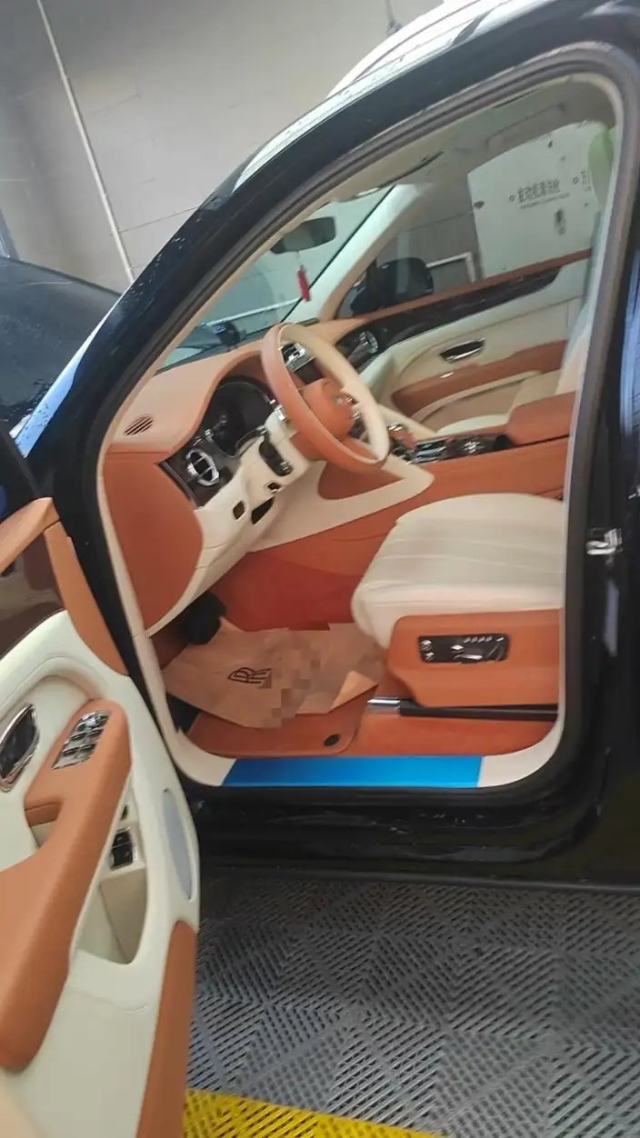 Bentayga 2024 Model 4.0T V8 – фото 5