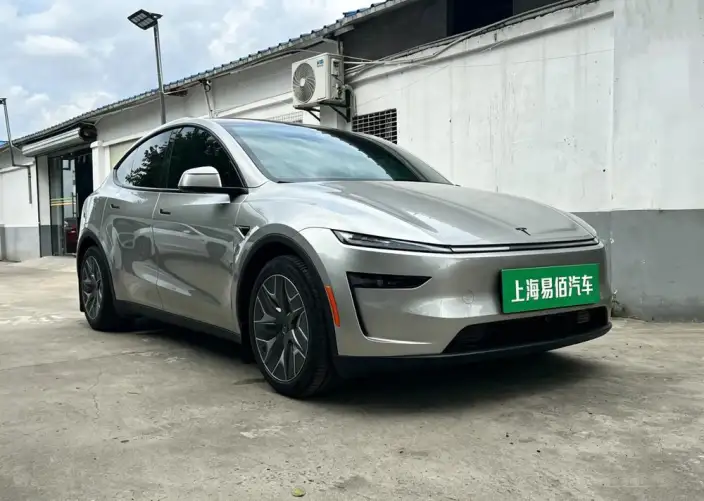 Model Y L 2026 Model Standard Edition
