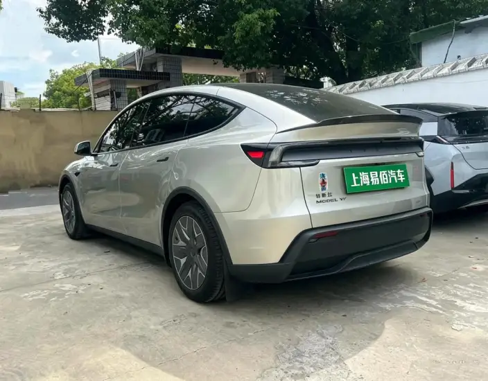 Model Y L 2026 Model Standard Edition