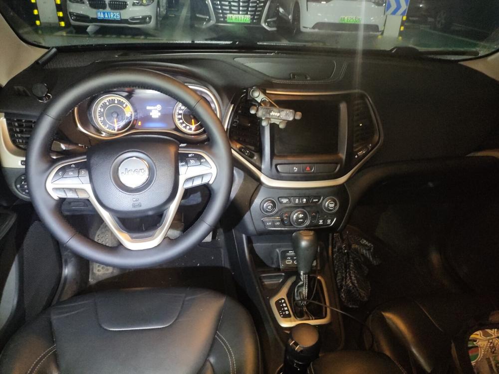 Jeep Cherokee 2017 2.0L Superior – фото 5