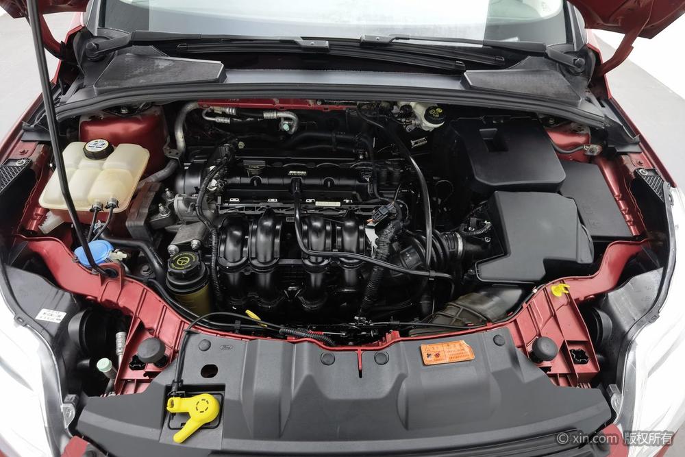 Ford Focus 2012 Hatchback 1.6L Automatic Style – фото 5