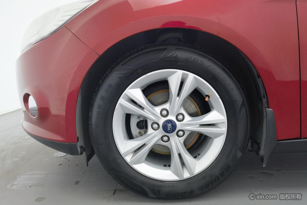 Ford Focus 2012 Hatchback 1.6L Automatic Style – фото 10