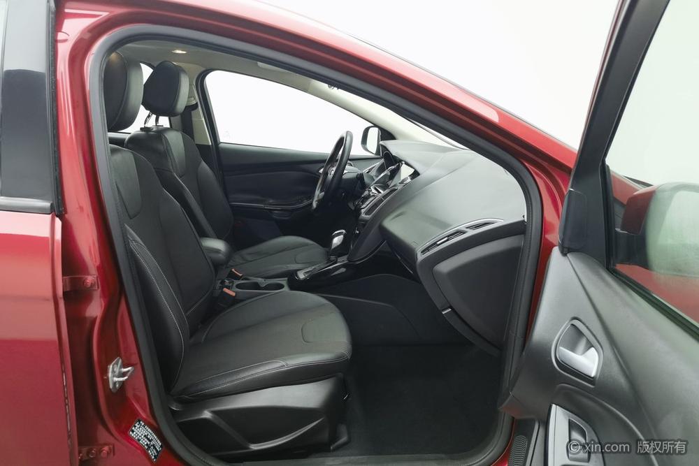 Ford Focus 2012 Hatchback 1.6L Automatic Style – фото 11