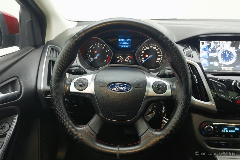 Ford Focus 2012 Hatchback 1.6L Automatic Style – фото 15