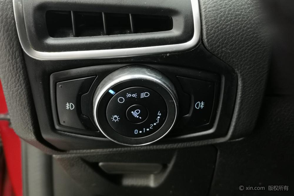 Ford Focus 2012 Hatchback 1.6L Automatic Style – фото 17