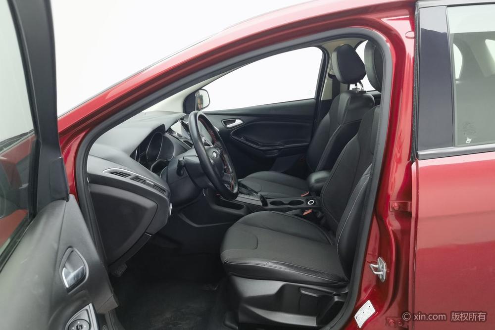 Ford Focus 2012 Hatchback 1.6L Automatic Style – фото 18