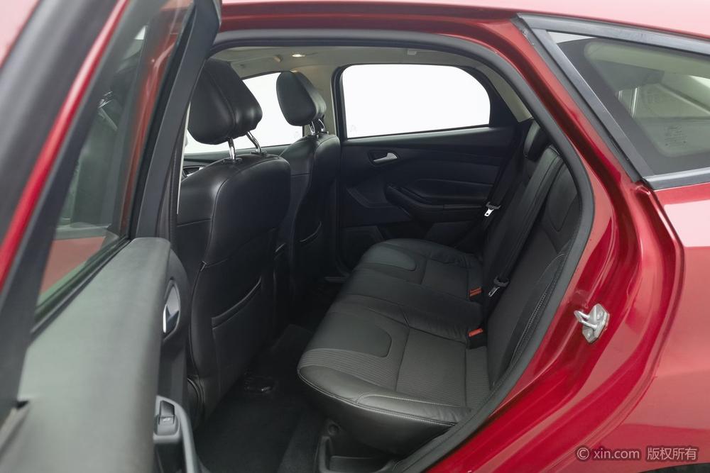 Ford Focus 2012 Hatchback 1.6L Automatic Style – фото 20