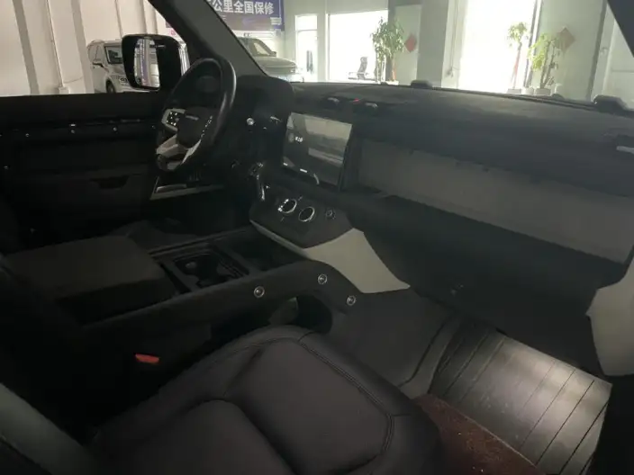 Land Rover Defender 2024 Model 90 2.0T P300 S – фото 7