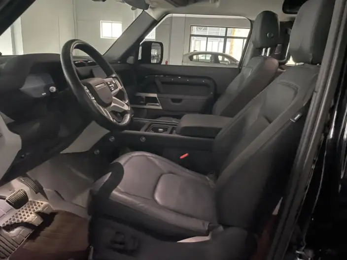 Land Rover Defender 2024 Model 90 2.0T P300 S – фото 10