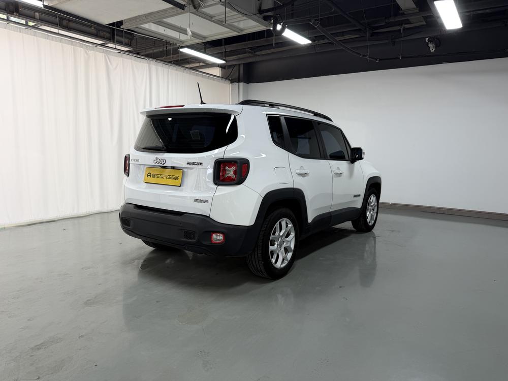 Jeep Renegade 2017 180T Automatic Energy – фото 7