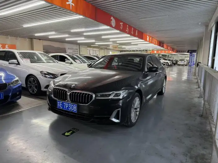 BMW 5 Series 2022 Model 525Li Luxury Set – фото 1