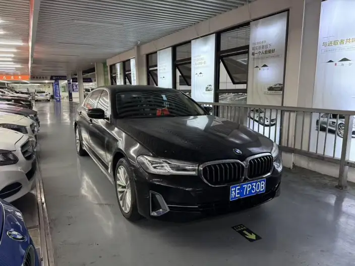 BMW 5 Series 2022 Model 525Li Luxury Set – фото 3