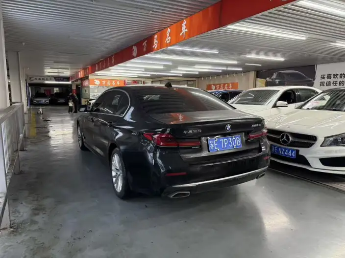 BMW 5 Series 2022 Model 525Li Luxury Set – фото 4