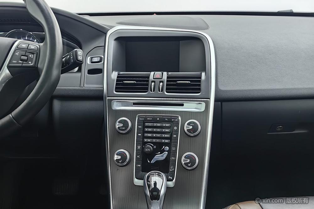 Volvo XC60 2016 модификация T5 AWD Smart JMC Edition – фото 12