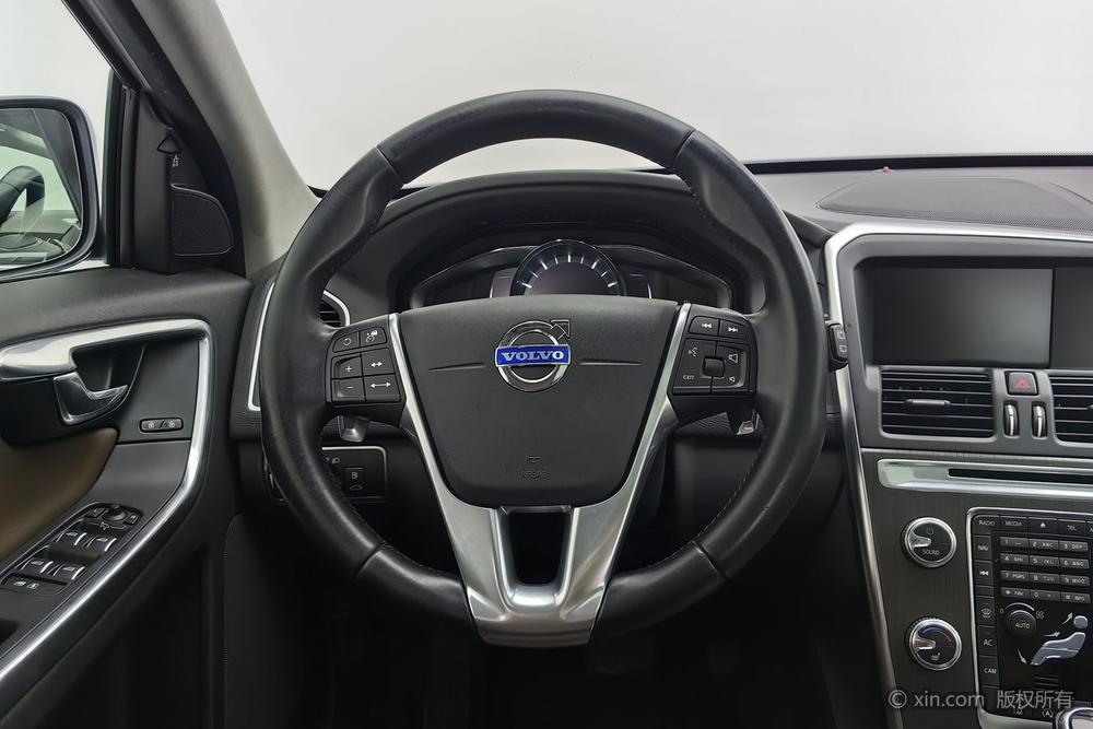 Volvo XC60 2016 модификация T5 AWD Smart JMC Edition – фото 14