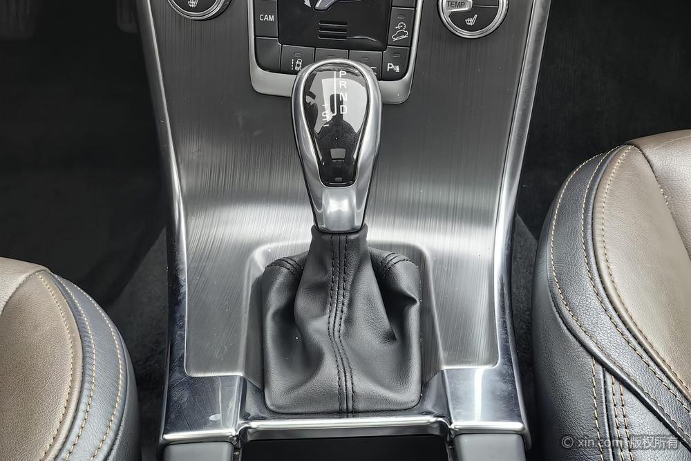 Volvo XC60 2016 модификация T5 AWD Smart JMC Edition – фото 15