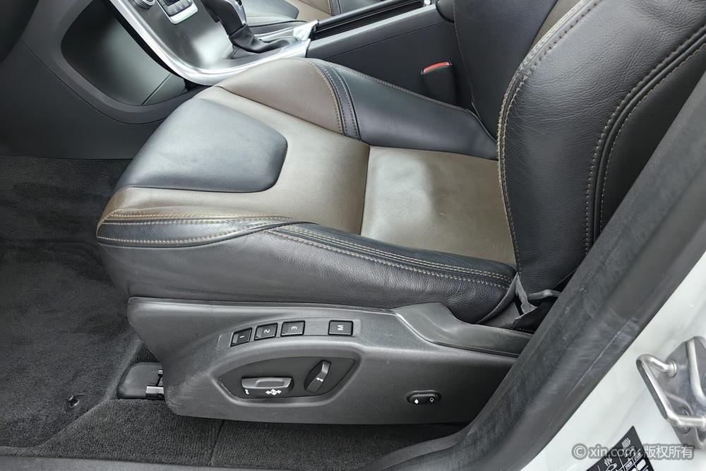 Volvo XC60 2016 модификация T5 AWD Smart JMC Edition – фото 18