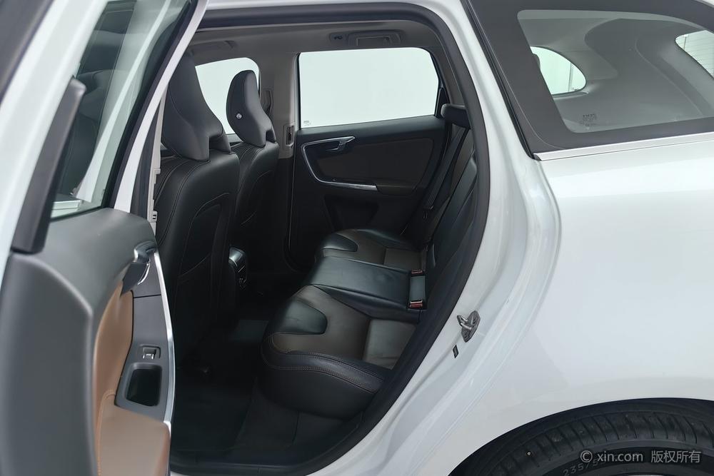 Volvo XC60 2016 модификация T5 AWD Smart JMC Edition – фото 19