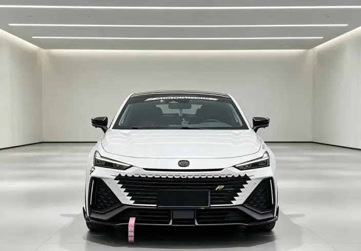 Changan UNI-V 2022 Model 1.5T Sports Edition – фото 2