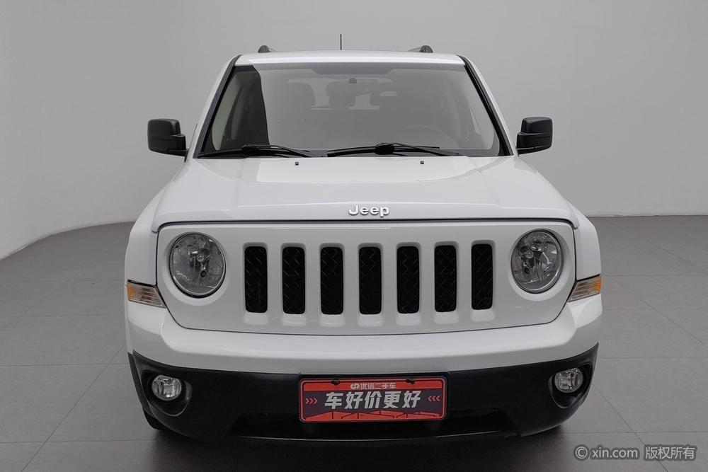 Jeep Patriot 2015 модификация 2.4L Luxury Навигация Edition