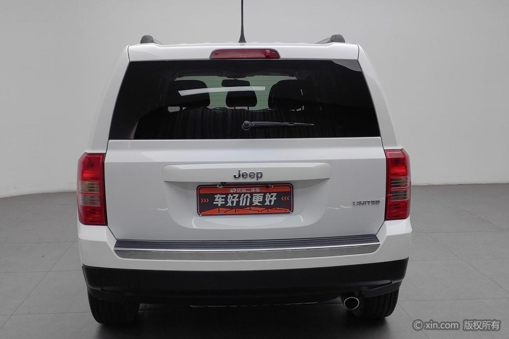 Jeep Patriot 2015 модификация 2.4L Luxury Навигация Edition