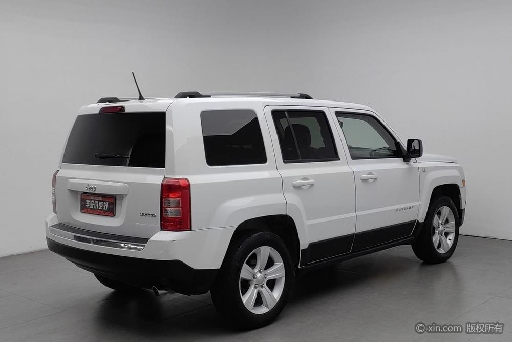 Jeep Patriot 2015 модификация 2.4L Luxury Навигация Edition