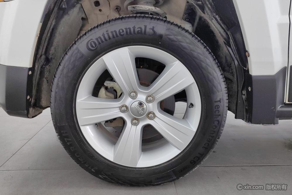 Jeep Patriot 2015 модификация 2.4L Luxury Навигация Edition – фото 9