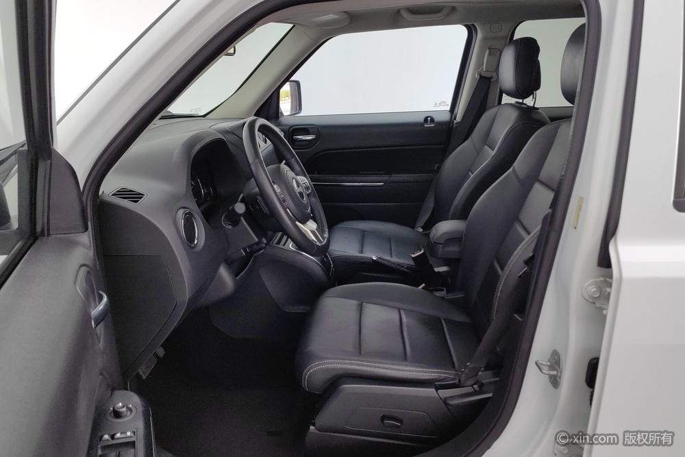 Jeep Patriot 2015 модификация 2.4L Luxury Навигация Edition – фото 17