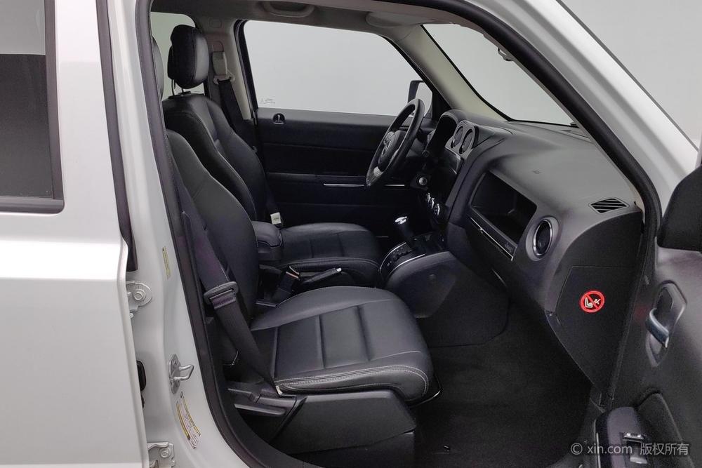 Jeep Patriot 2015 модификация 2.4L Luxury Навигация Edition – фото 24