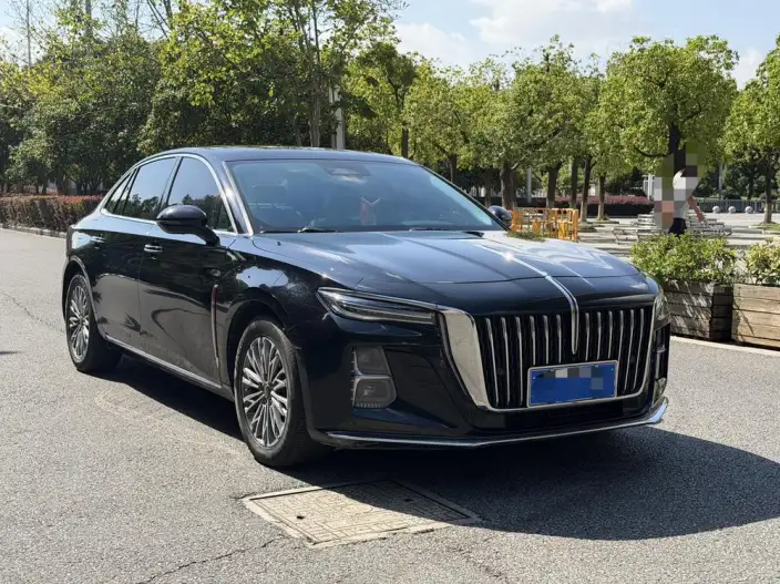 Hongqi H5 2023 Model 2.0T Automatic Smart Flag Enjoy Edition