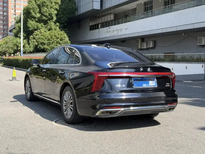Hongqi H5 2023 Model 2.0T Automatic Smart Flag Enjoy Edition