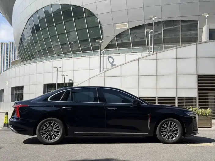 Hongqi H5 2023 Model 2.0T Automatic Smart Flag Enjoy Edition – фото 7