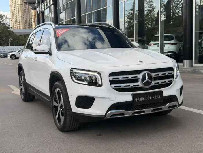 Mercedes-Benz GLB 2023 Model GLB 220 Fashion Model – фото 3