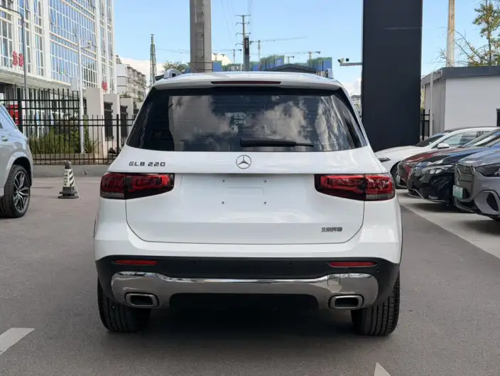 Mercedes-Benz GLB 2023 Model GLB 220 Fashion Model – фото 5