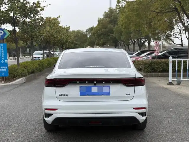 Geely Emgrand 2022 Model No. 4 Gen 1.5L CVT Luxury Model – фото 5